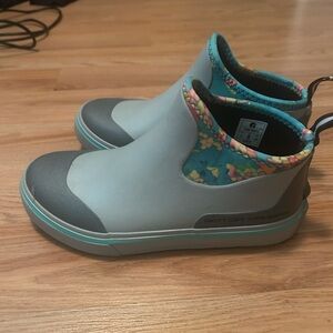 Waterproof Gray & Teal Slip-On Women's Rain Boots